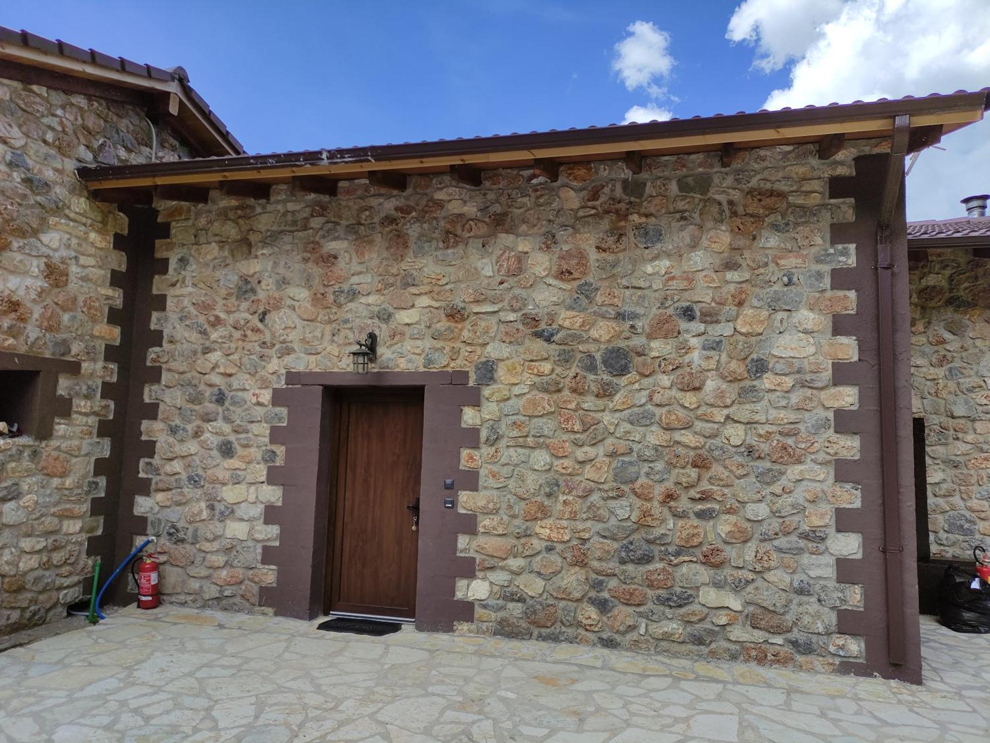 Oneiropagidasuites Калаврита Номер фото