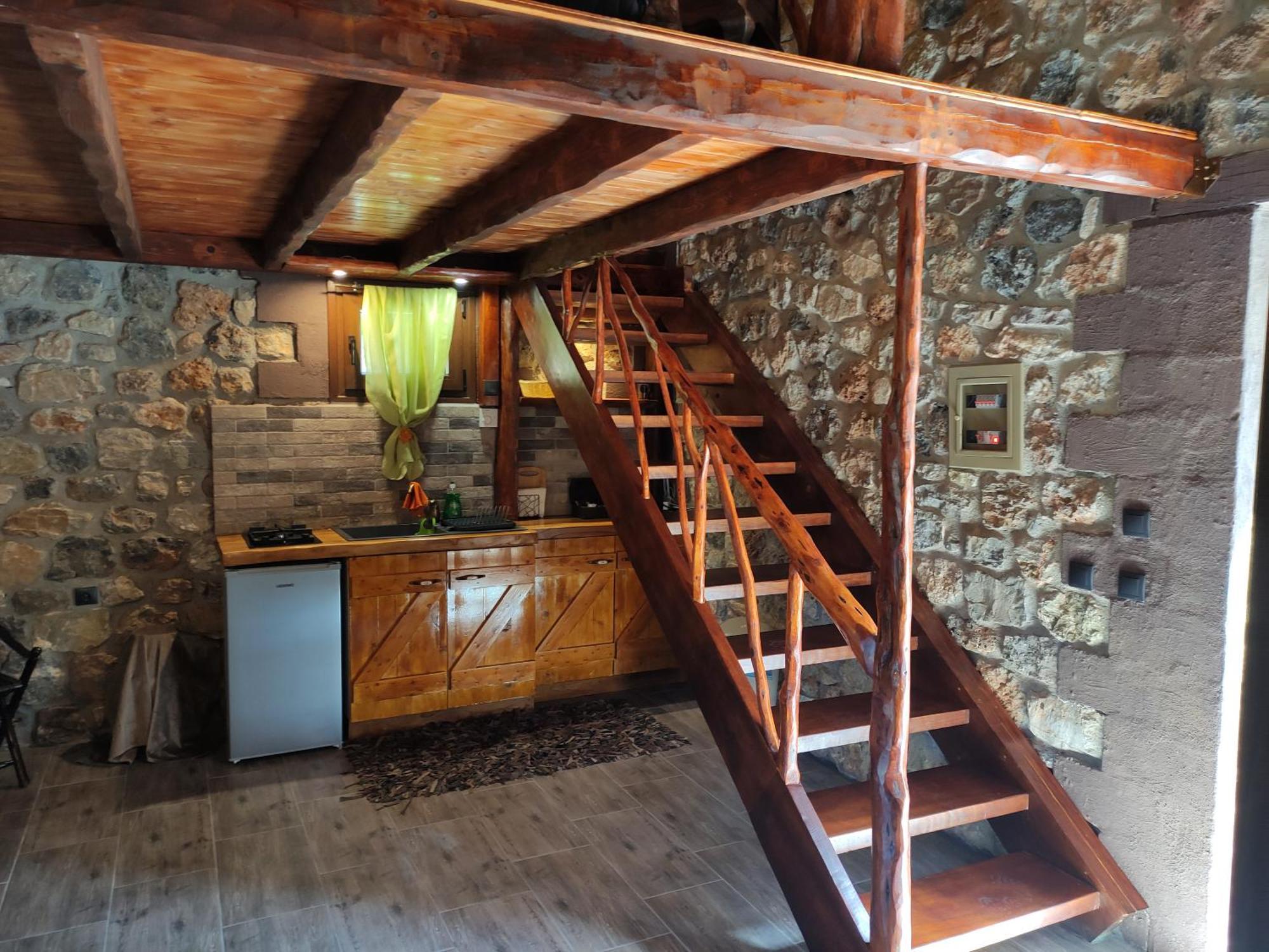 Oneiropagidasuites Калаврита Номер фото