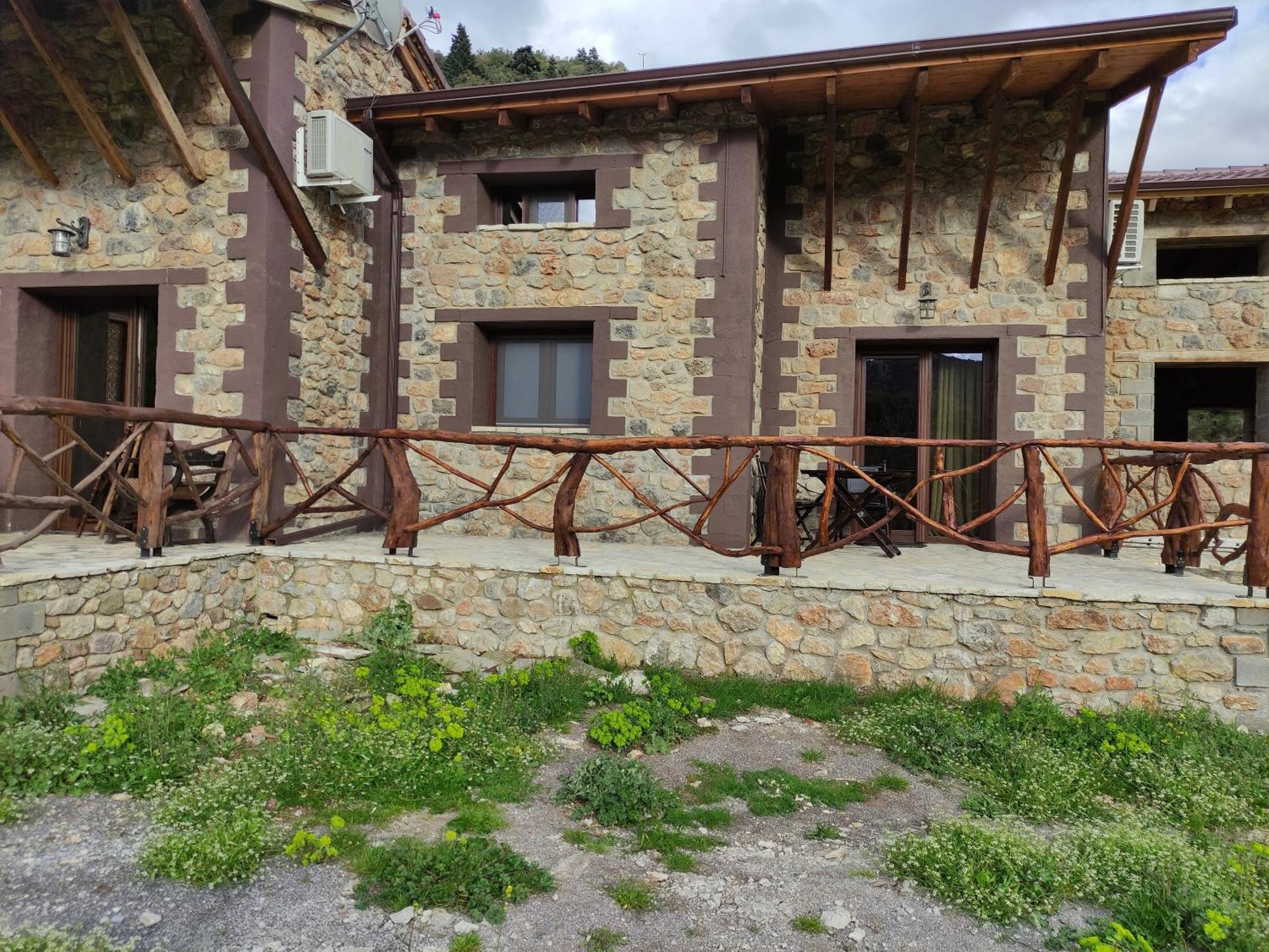 Oneiropagidasuites Калаврита Номер фото